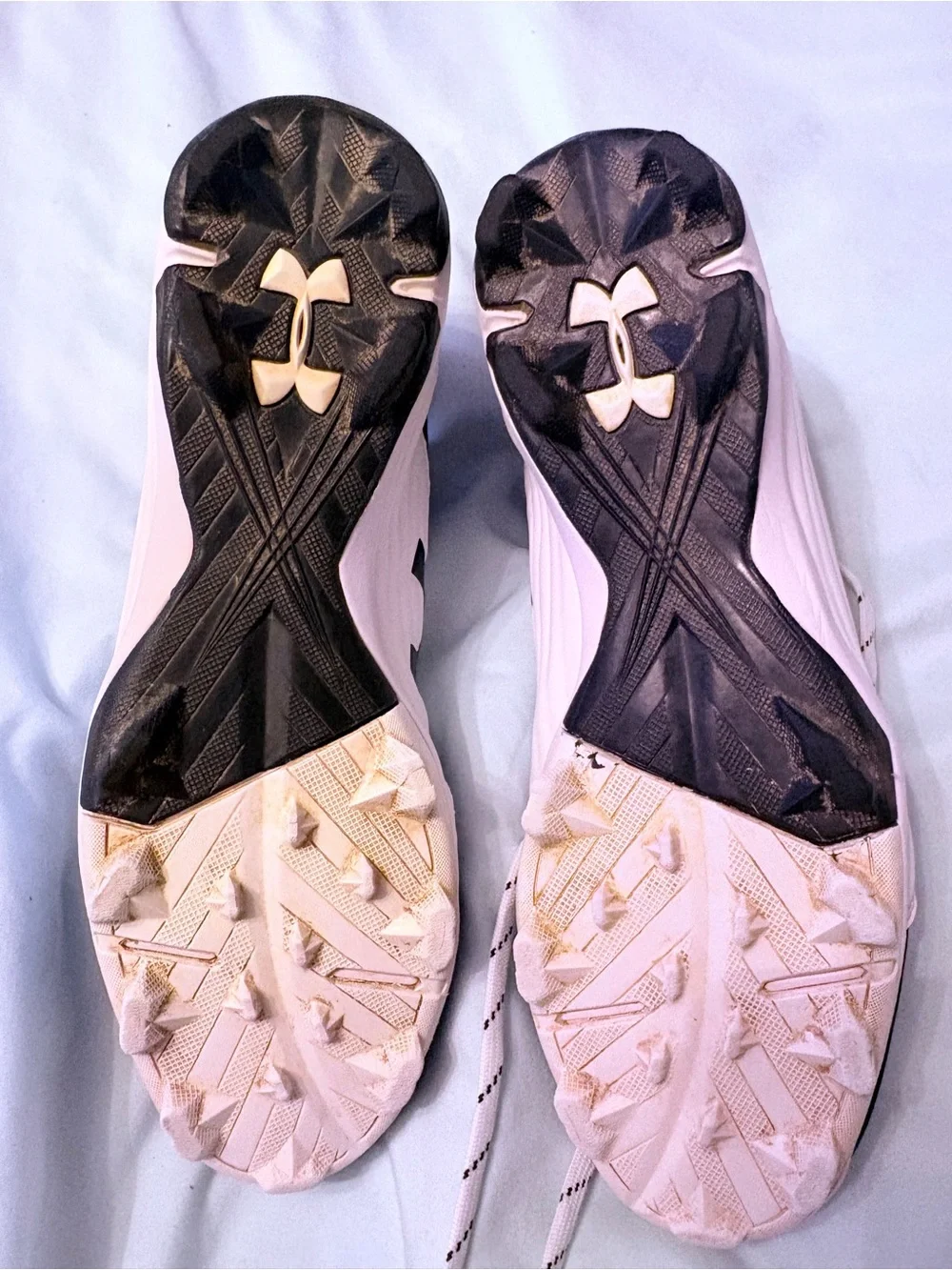 Under Armour Black and White Leadoff Athletic Baseball Cleats 9.5 M
